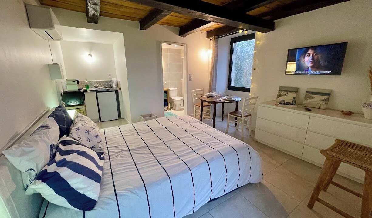 Photo of Bedroom in Sainte-Alauzie