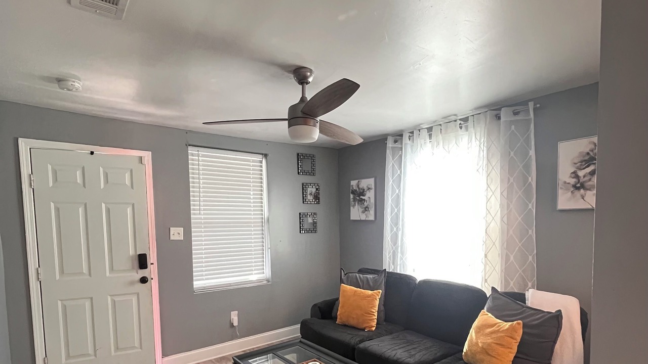 Photo of Livingroom in Kenner - Louis Armstrong International Airport