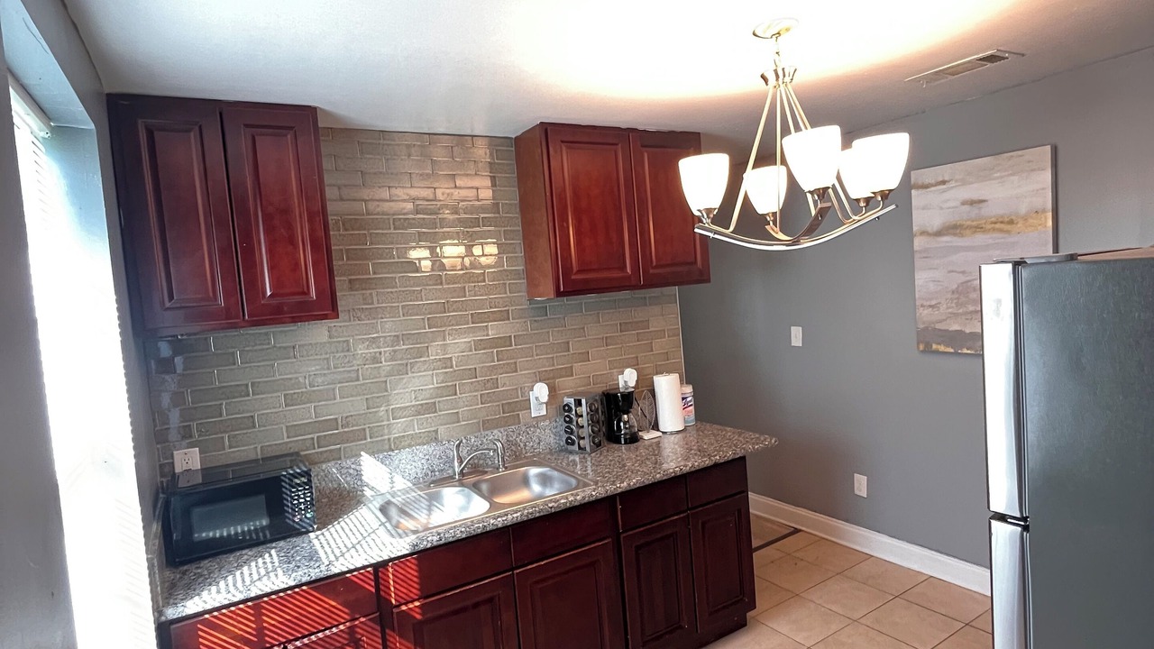 Photo of Kitchen in Kenner - Louis Armstrong International Airport