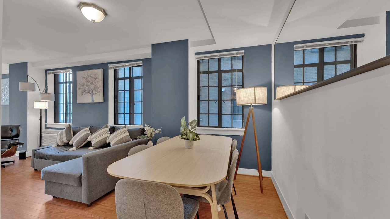 Photo of Livingroom in Center City