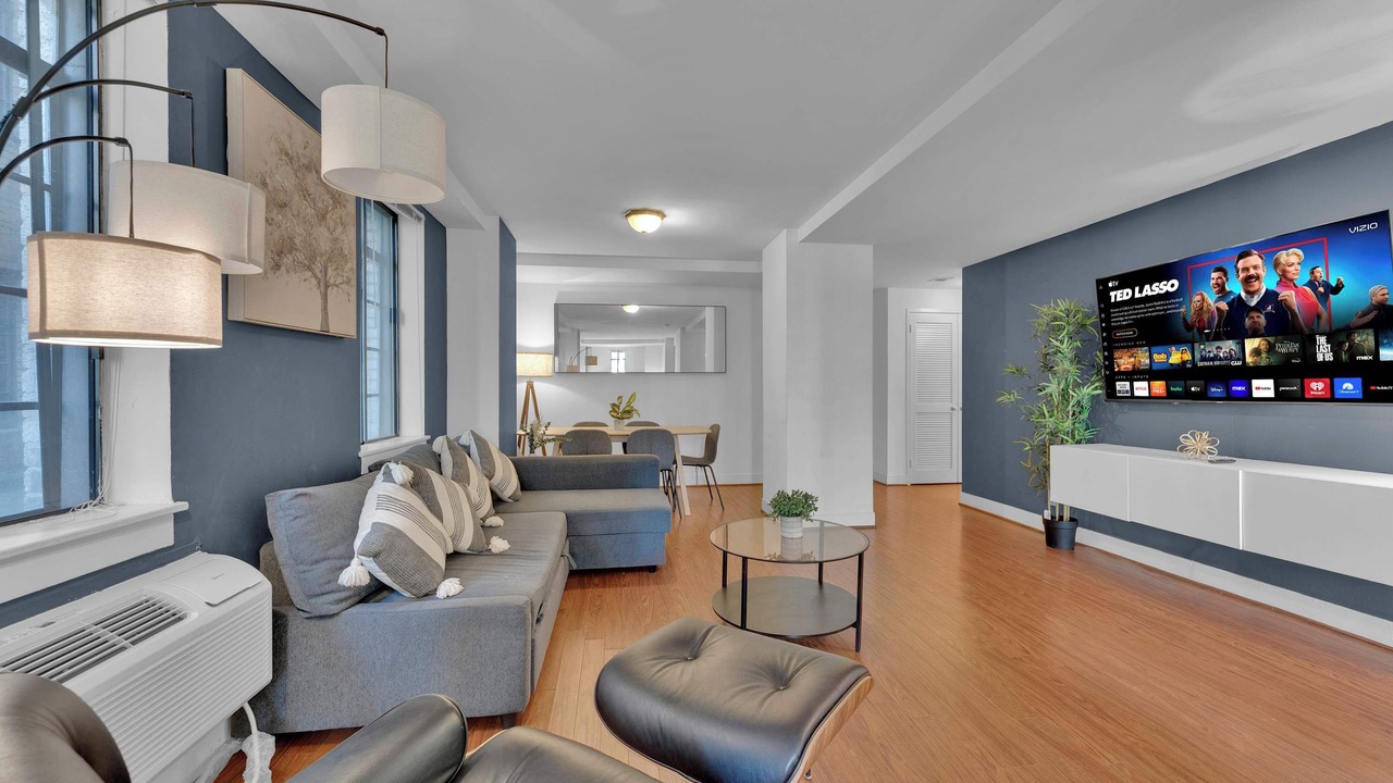 Photo of Livingroom in Center City