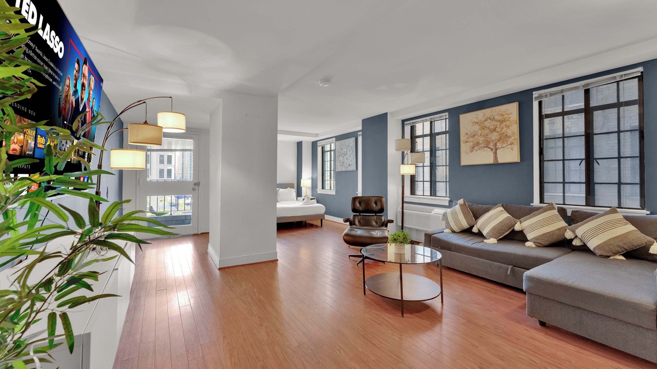 Photo of Livingroom in Center City