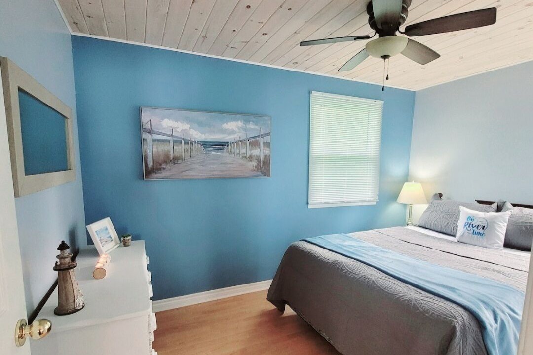 Photo of Bedroom in Howe Island