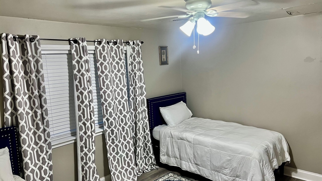 Photo of Bedroom in Point Clair