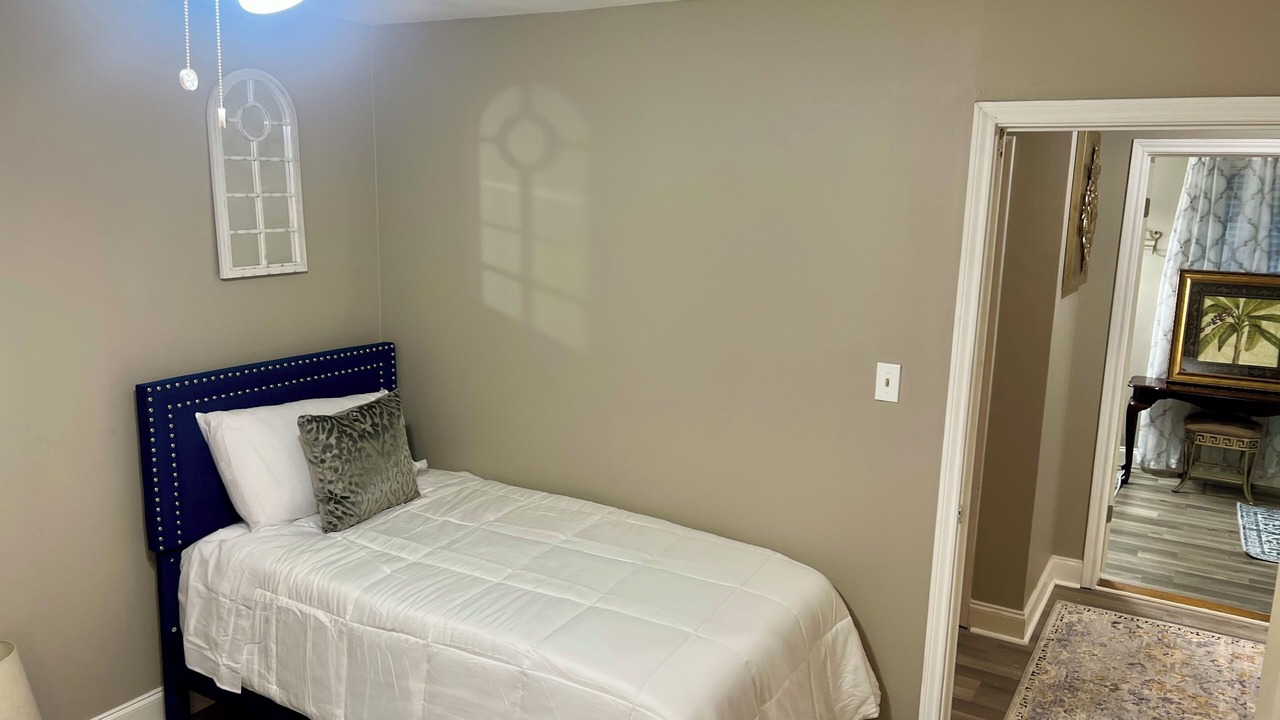 Photo of Bedroom in Point Clair