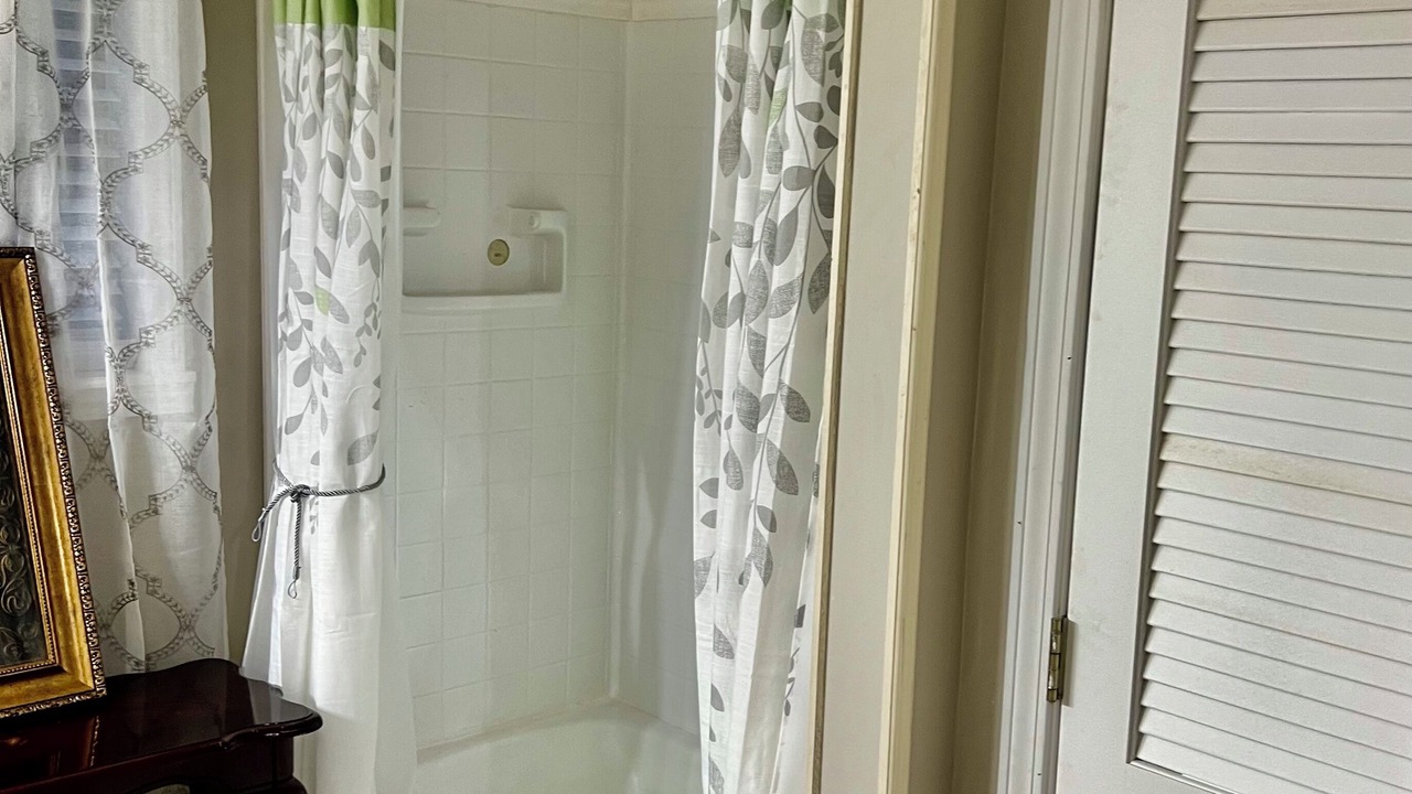 Photo of Bathroom in Point Clair