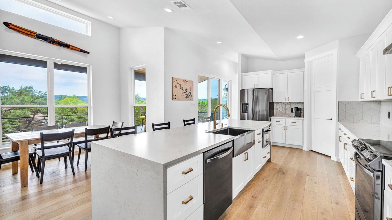 Photo of Kitchen in Point Venture