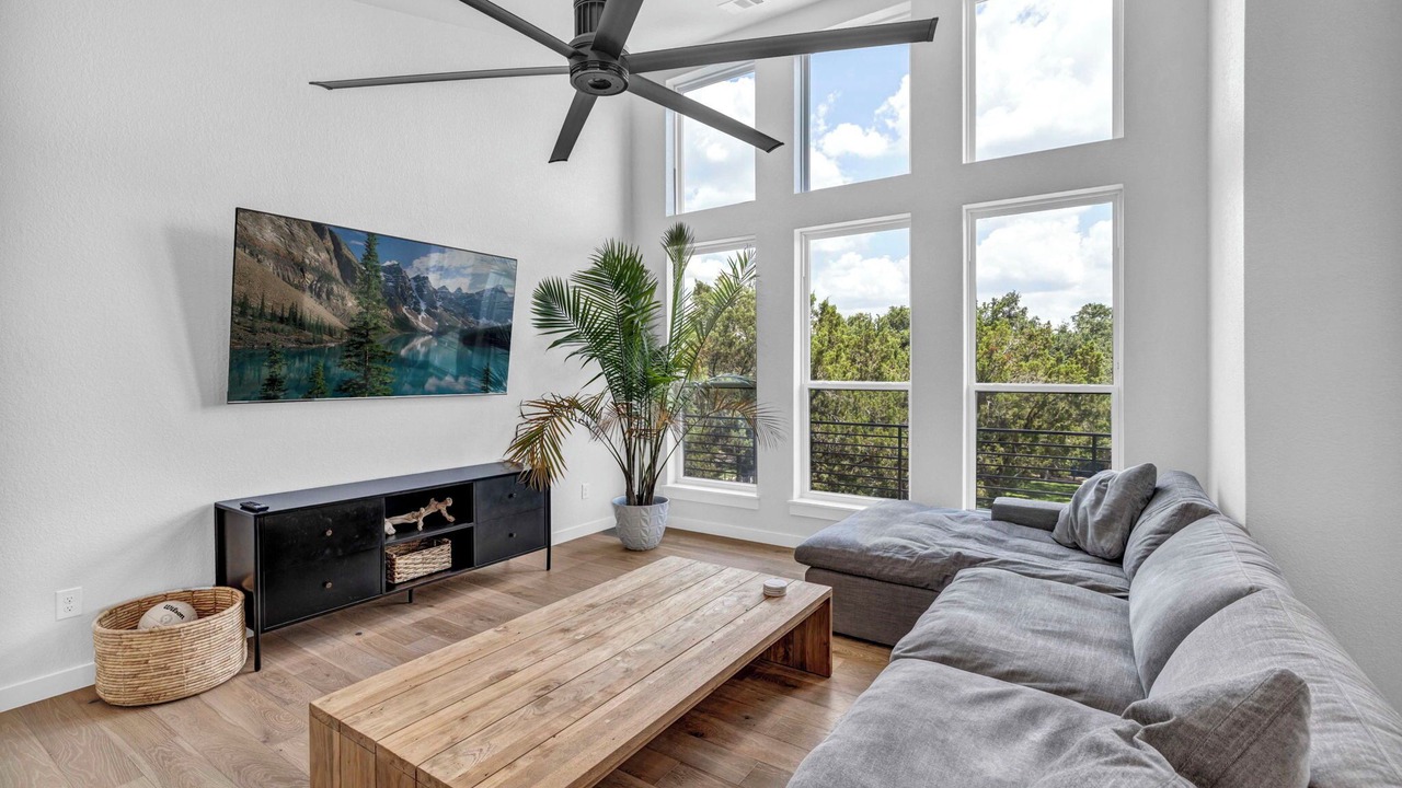 Photo of Livingroom in Point Venture