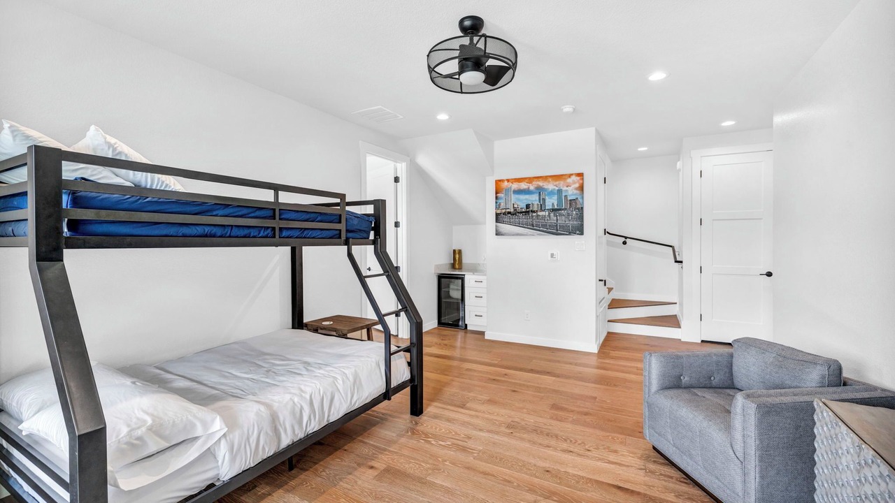 Photo of Bedroom in Point Venture