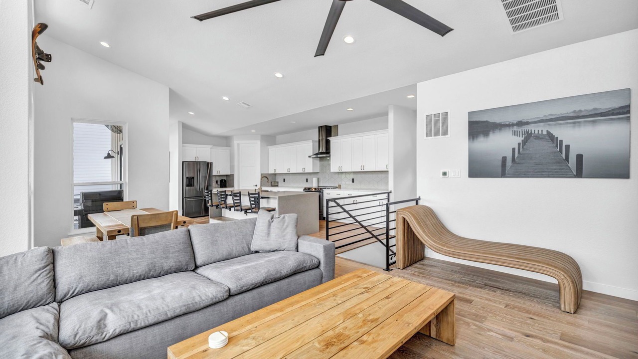 Photo of Livingroom in Point Venture