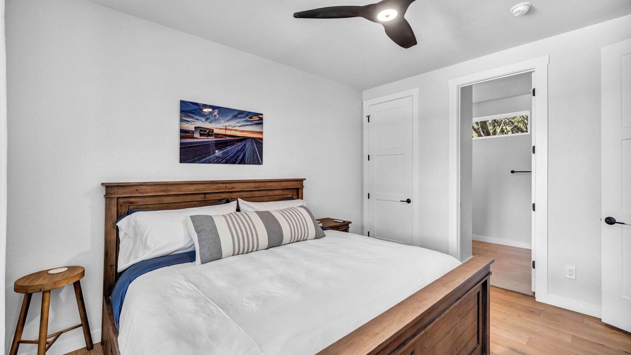 Photo of Bedroom in Point Venture