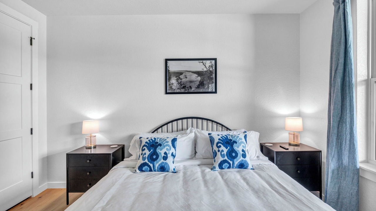 Photo of Bedroom in Point Venture