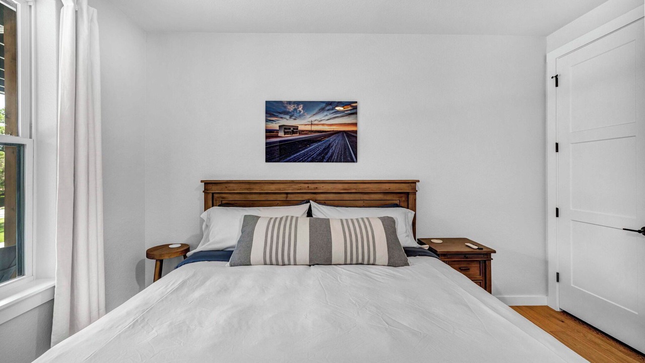 Photo of Bedroom in Point Venture