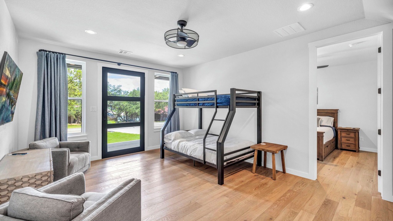 Photo of Bedroom in Point Venture