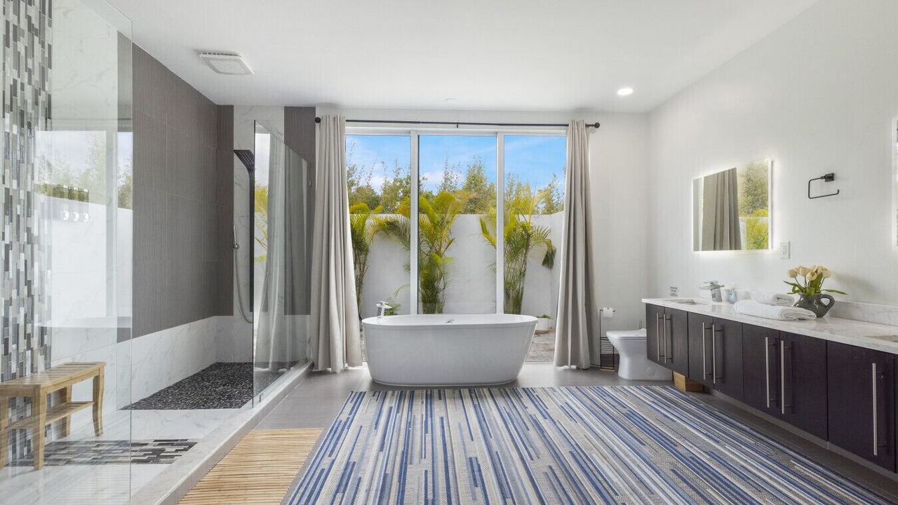 Photo of Bathroom in Hunt Club