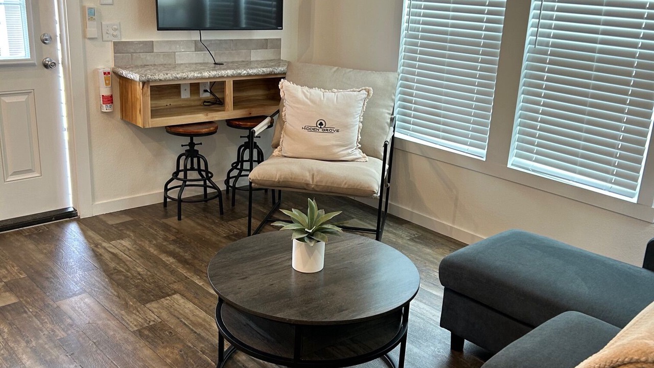 Photo of Livingroom in Honey Grove