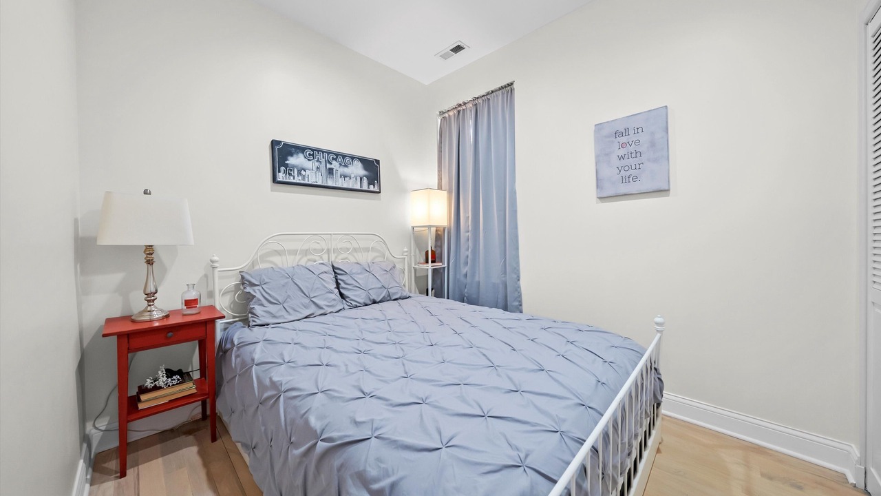Photo of Bedroom in Albany Park