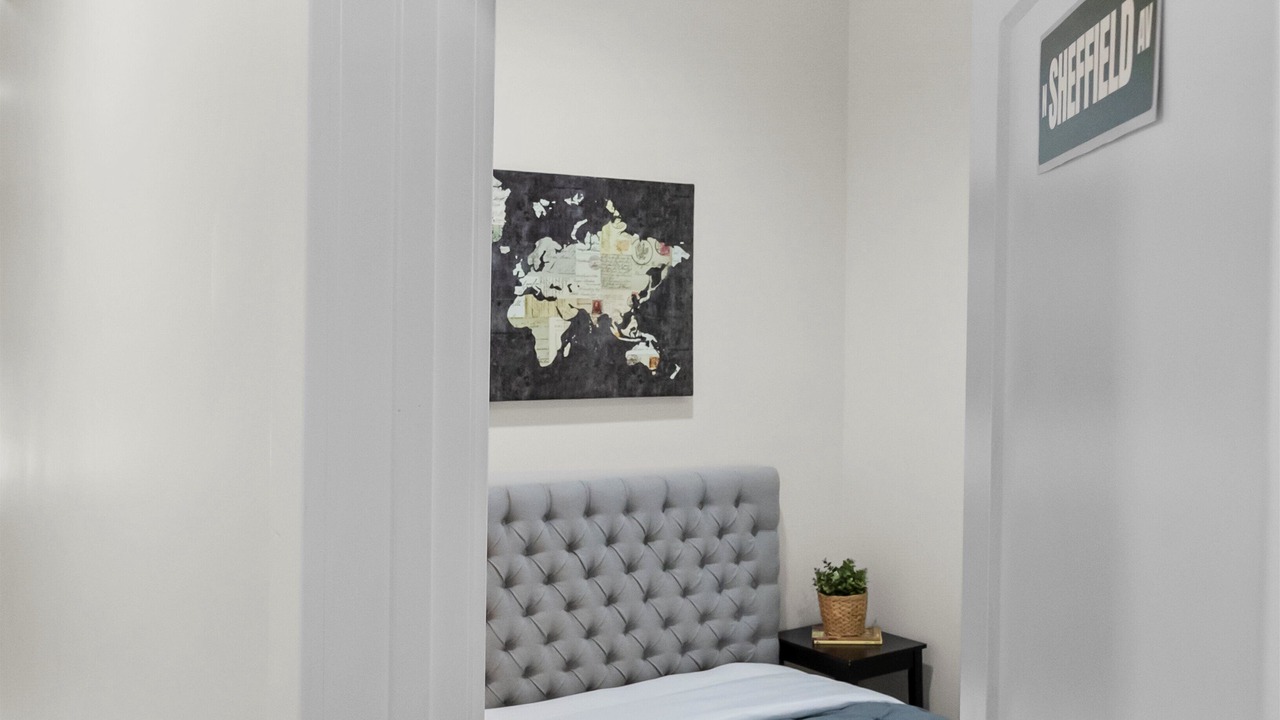 Photo of Bedroom in Albany Park