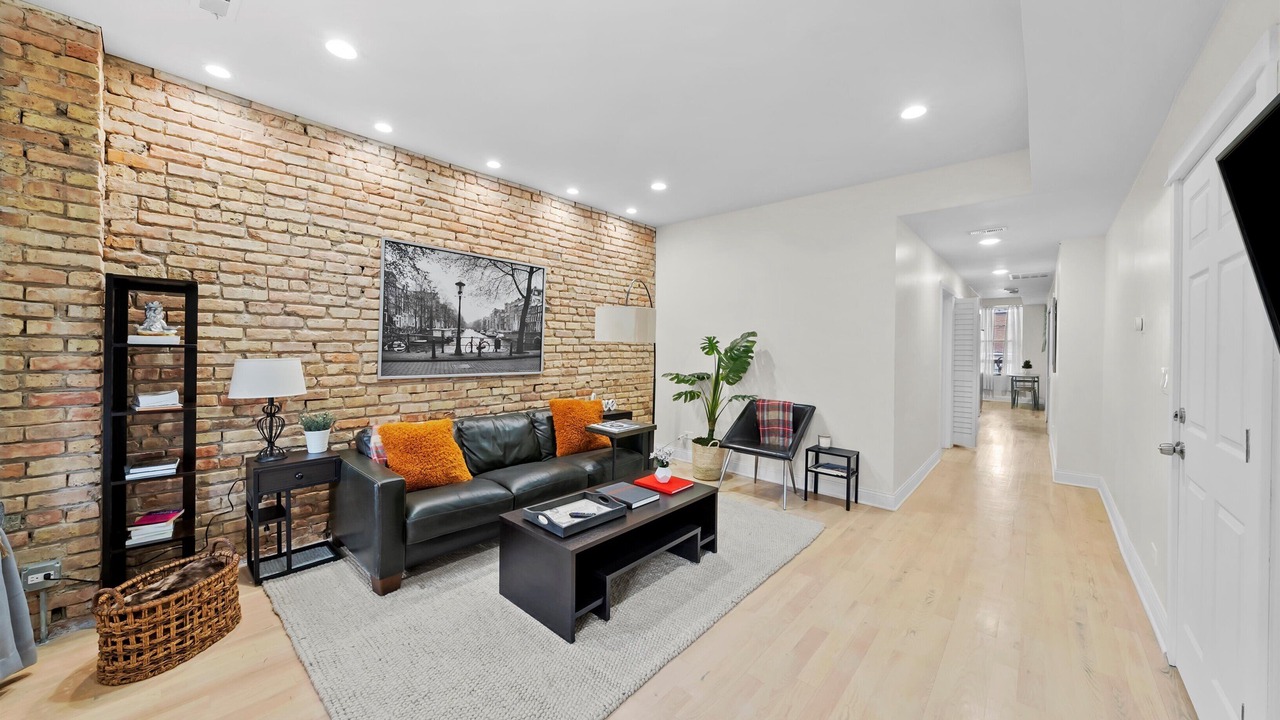 Photo of Livingroom in Albany Park
