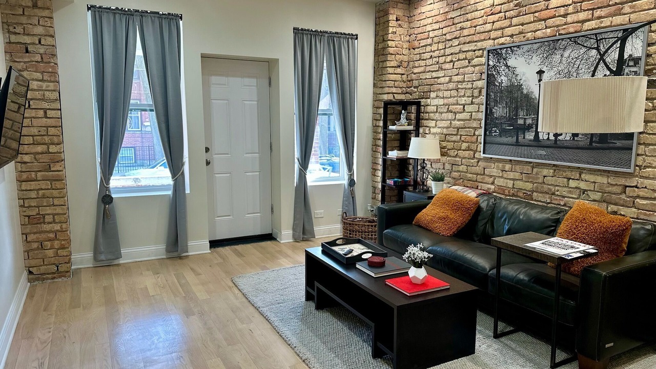 Photo of Livingroom in Albany Park