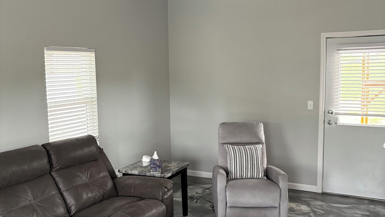 Photo of Livingroom in Davis