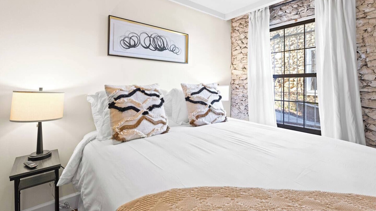 Photo of Bedroom in Forest Park