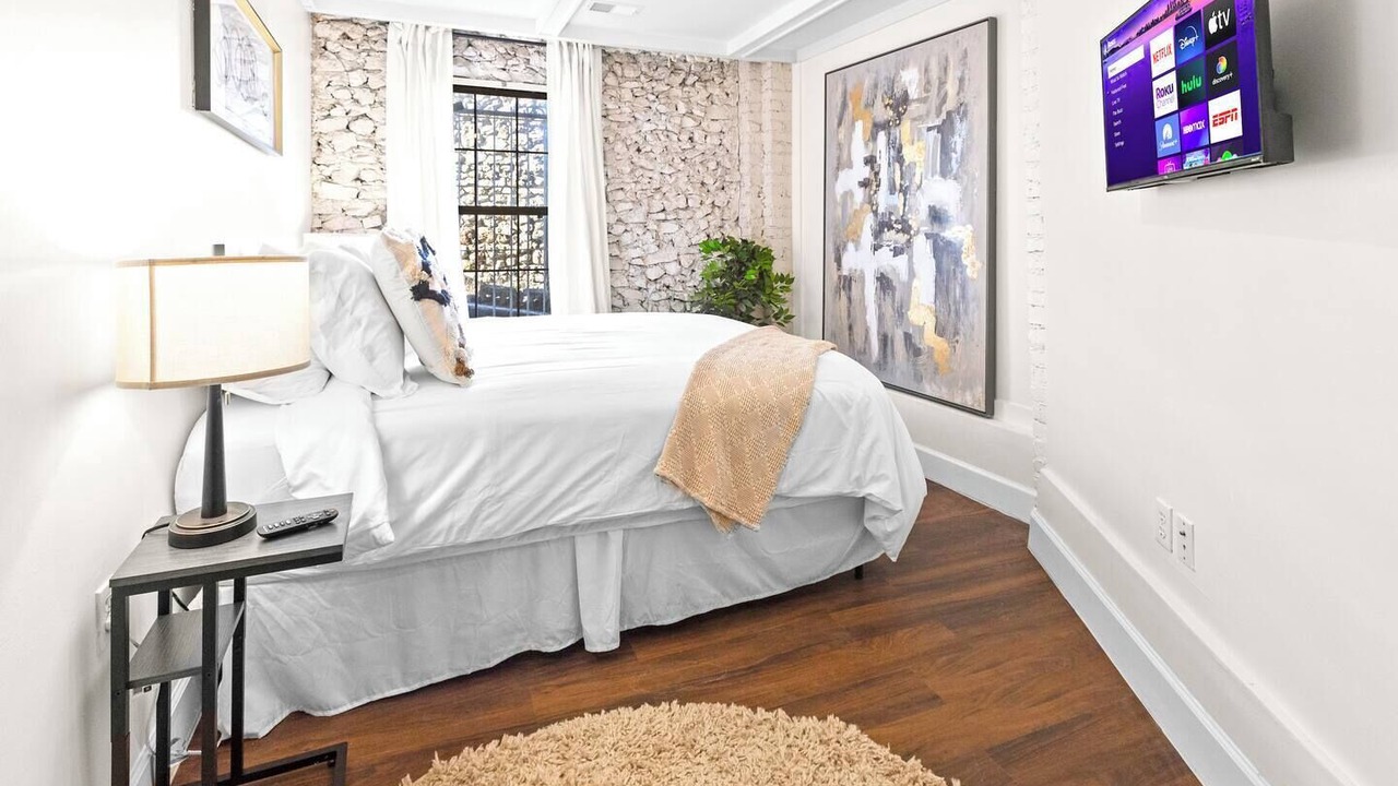 Photo of Bedroom in Forest Park