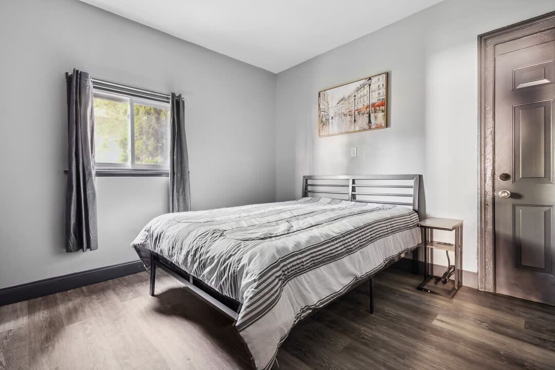 Photo of Bedroom in Downtown Niagara Falls