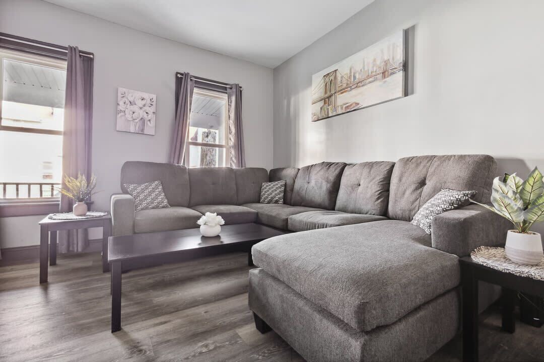 Photo of Livingroom in Downtown Niagara Falls