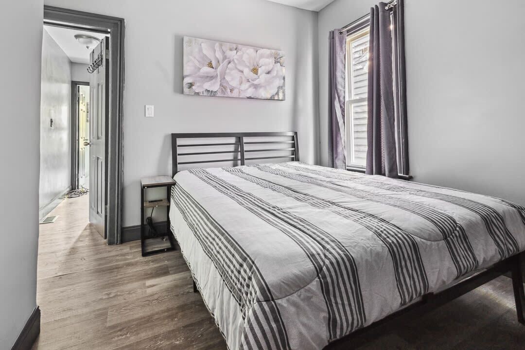 Photo of Bedroom in Downtown Niagara Falls