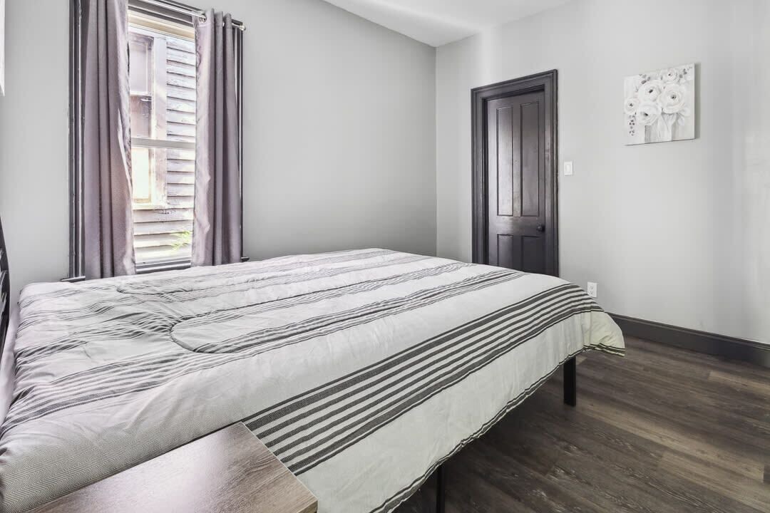 Photo of Bedroom in Downtown Niagara Falls