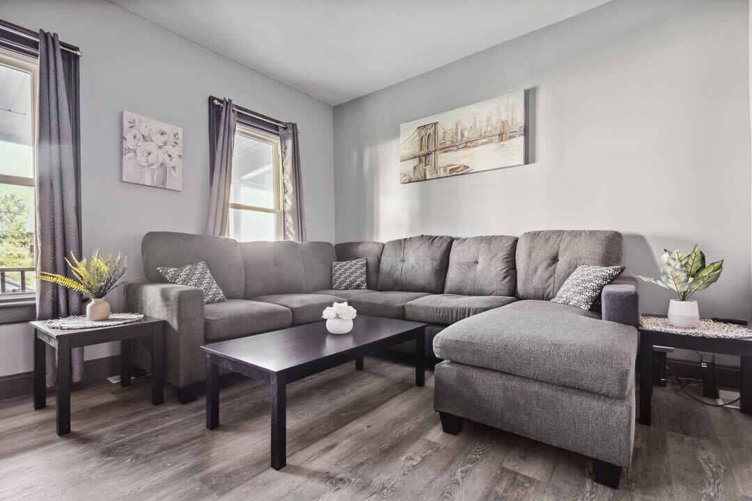 Photo of Livingroom in Downtown Niagara Falls