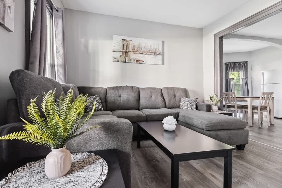 Photo of Livingroom in Downtown Niagara Falls