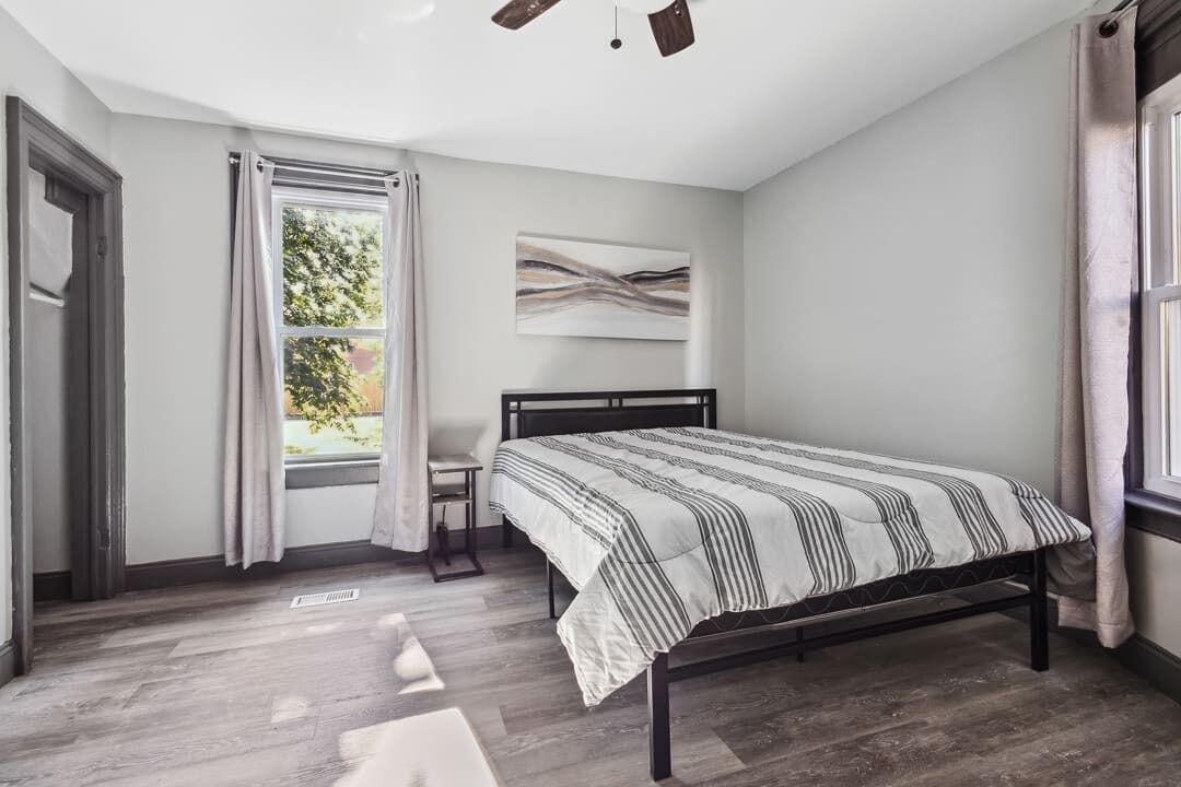 Photo of Bedroom in Downtown Niagara Falls