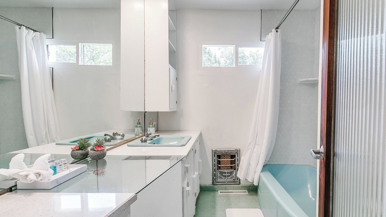 Photo of Bathroom in Central Oklahoma City
