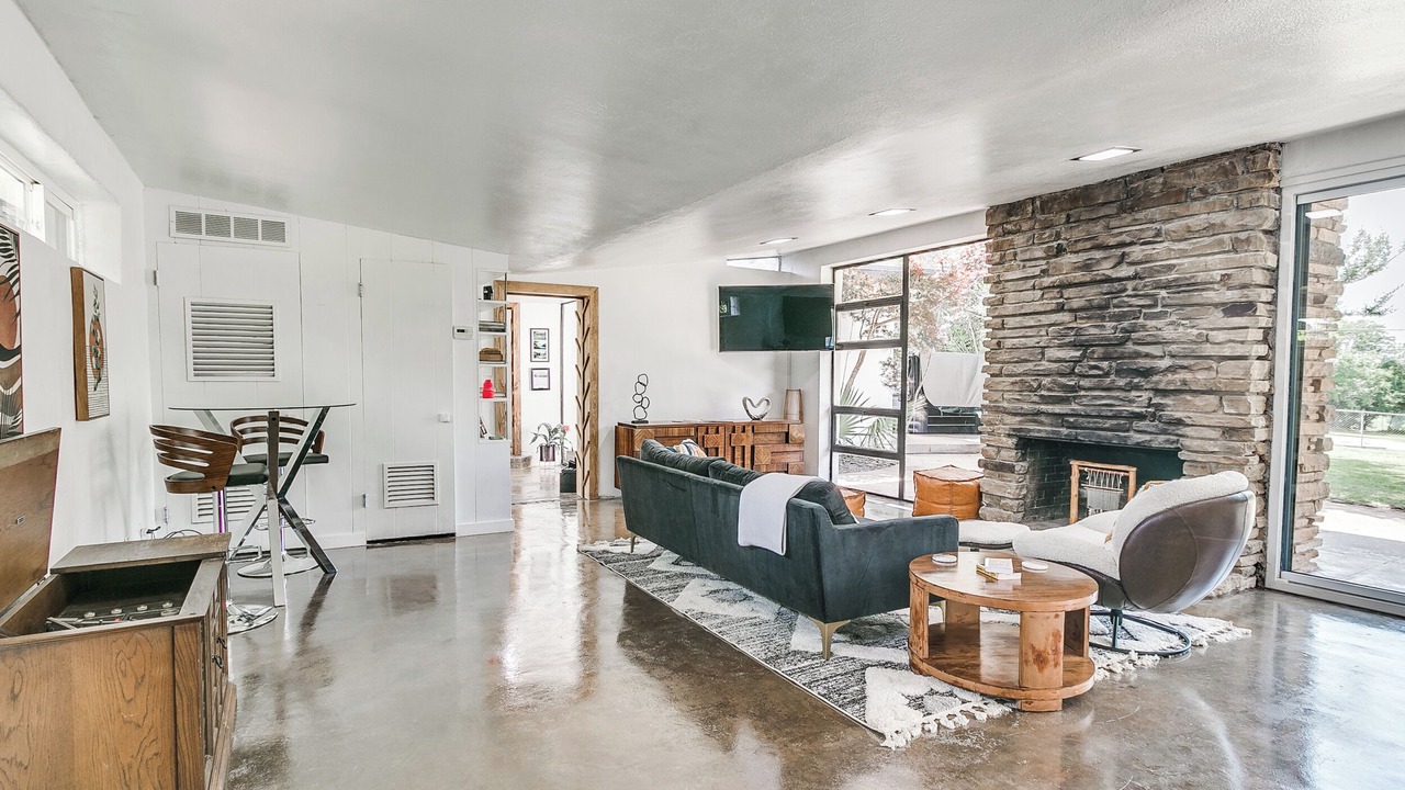 Photo of Livingroom in Central Oklahoma City
