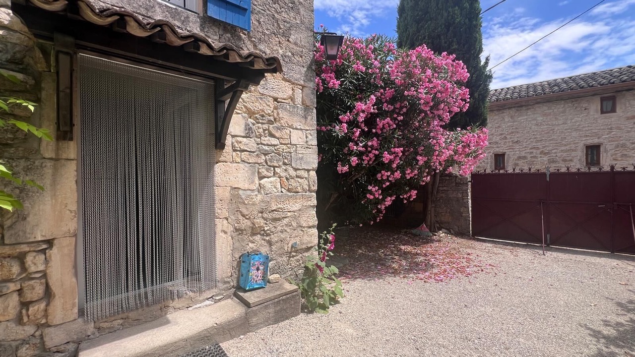 Photo of Outdoor in Issirac