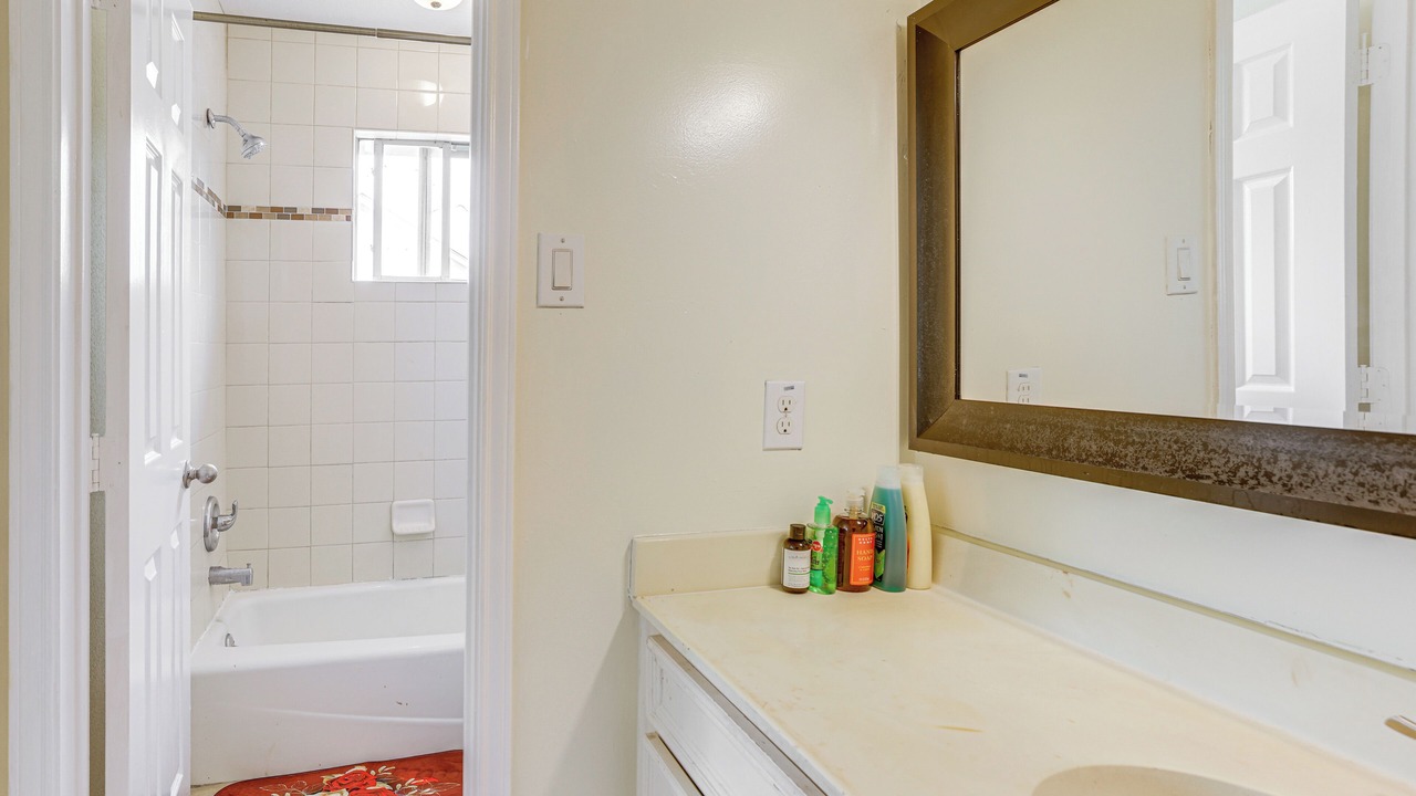 Photo of Bathroom in Clodine