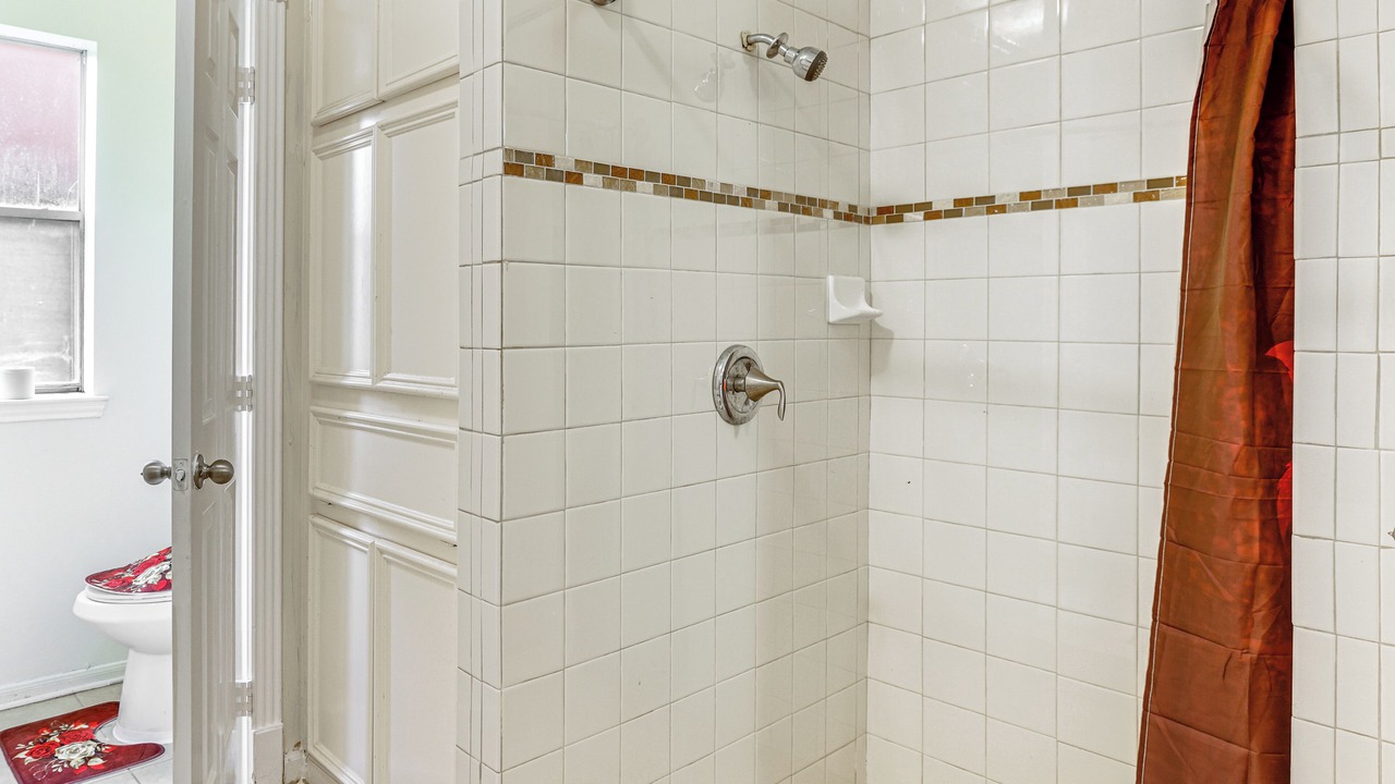 Photo of Bathroom in Clodine