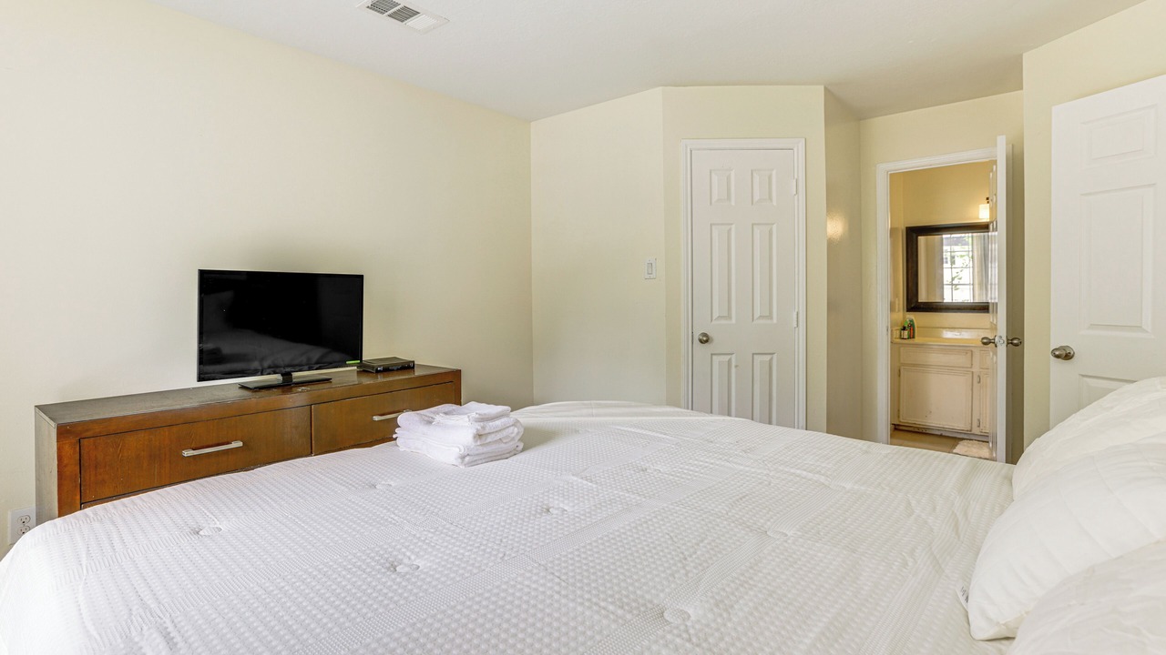 Photo of Bedroom in Clodine