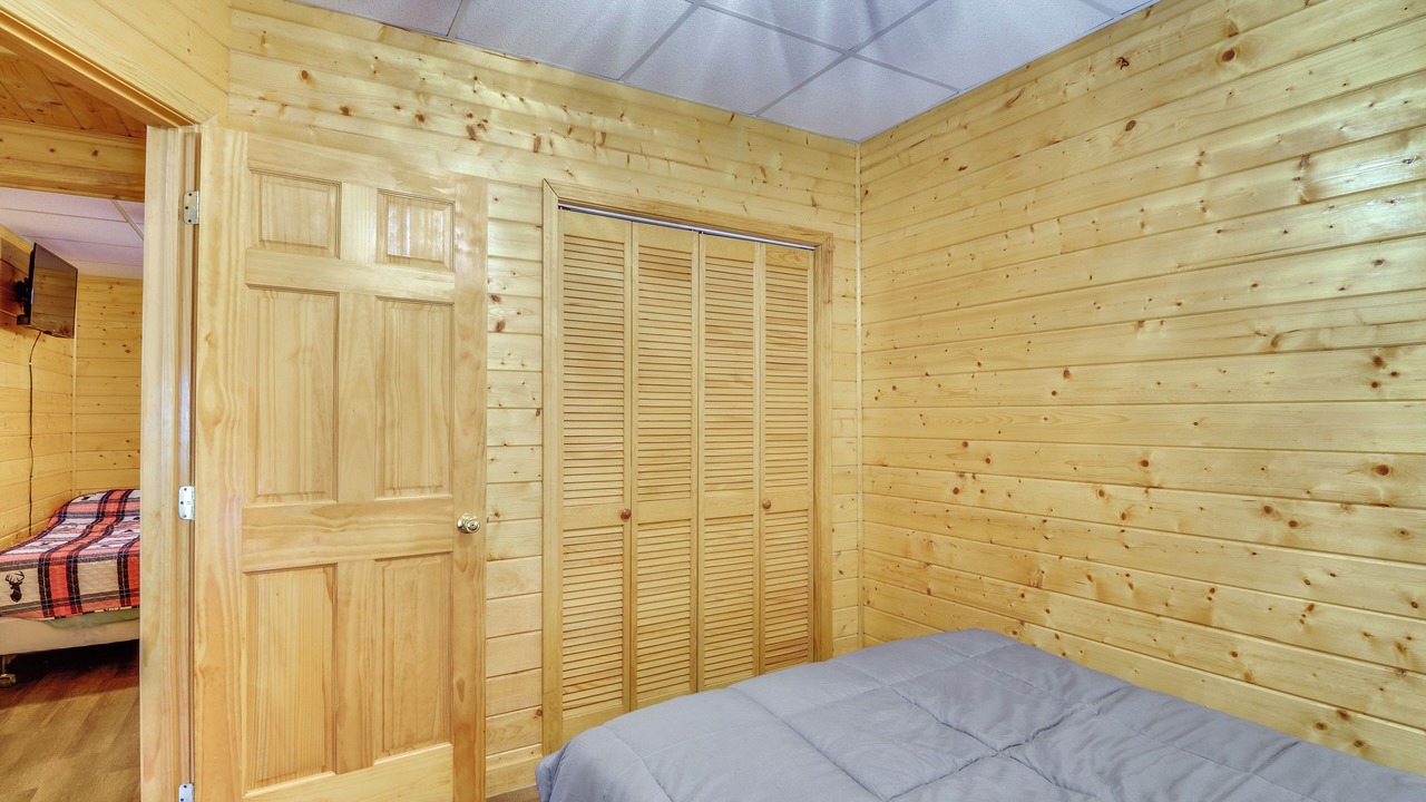 Photo of Bedroom in Byrdstown