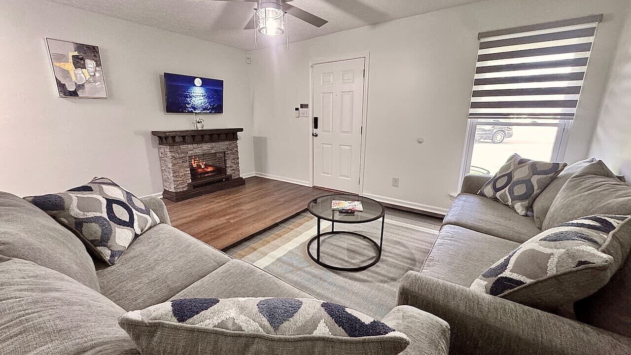 Photo of Livingroom in Pooler