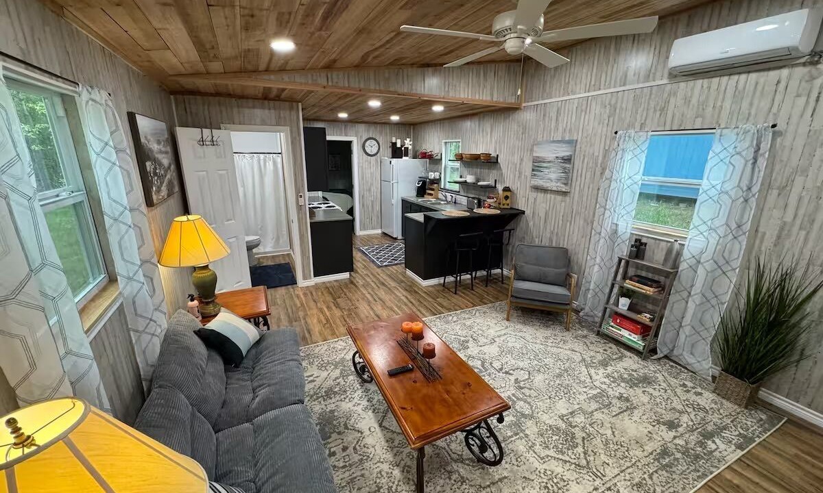 Photo of Livingroom in Anderson County