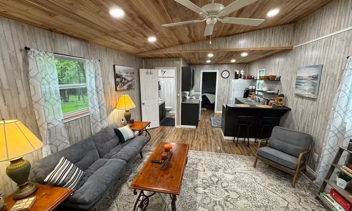 Photo of Livingroom in Anderson County