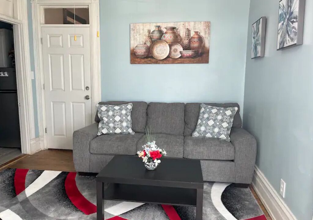 Photo of Livingroom in Huntington