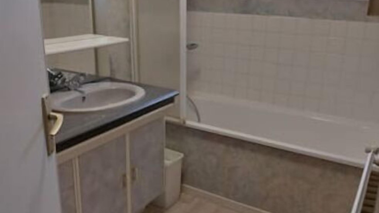 Photo of Bathroom in Grande-Synthe