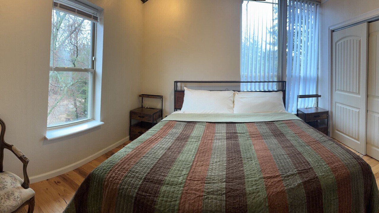 Photo of Bedroom in Cookson