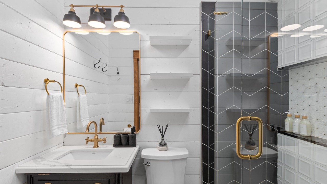 Photo of Bathroom in Lodge Hill