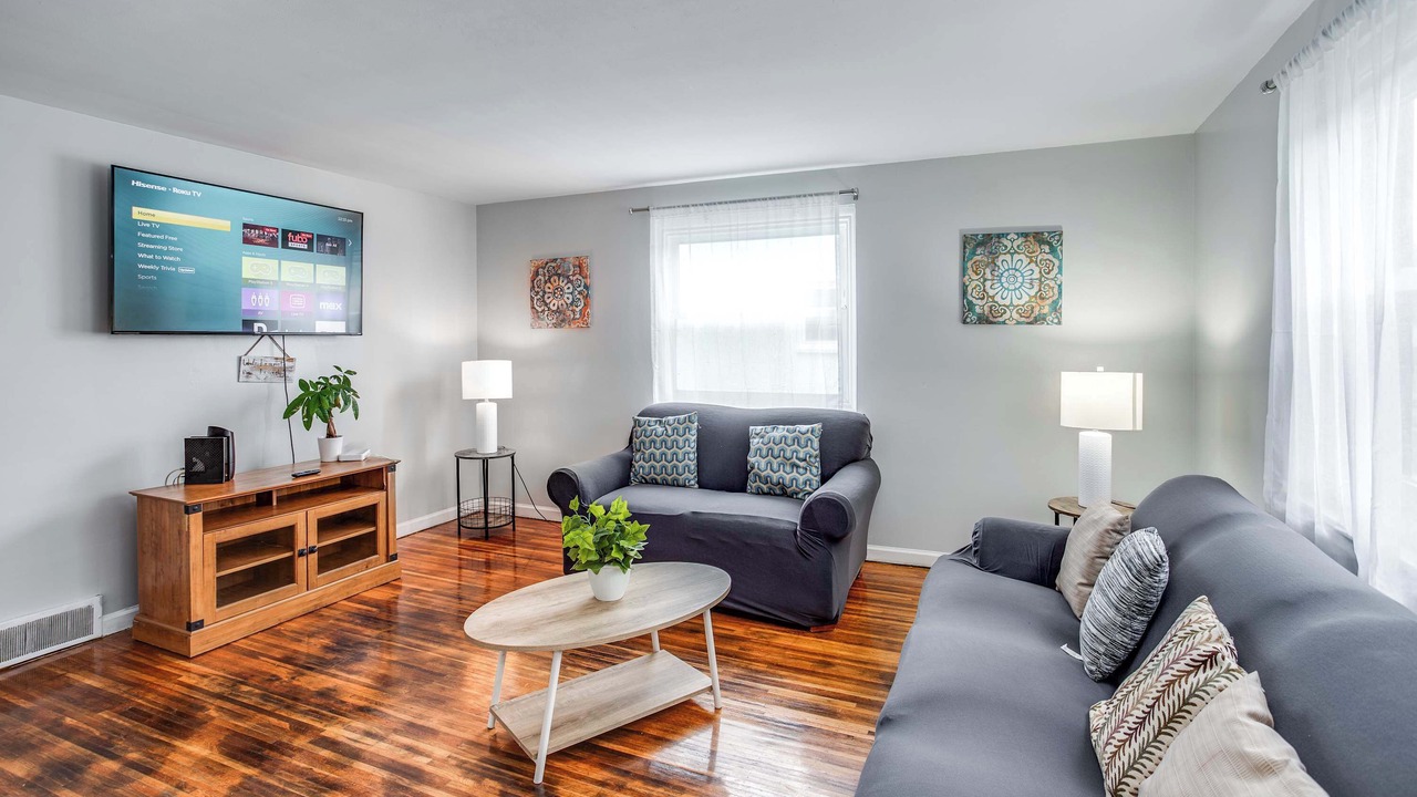 Photo of Livingroom in Gates-North Gates