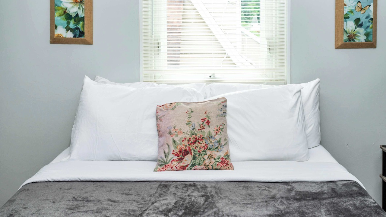 Photo of Bedroom in Gates-North Gates
